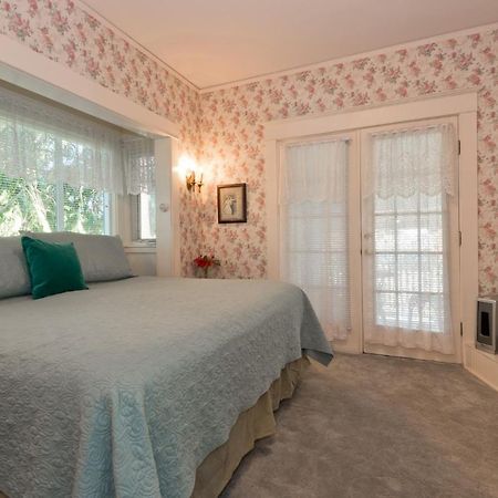 Five Seasuns Bed And Breakfast Port Angeles Exterior photo