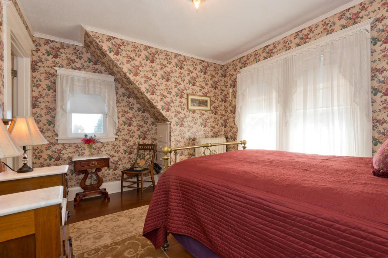 Five Seasuns Bed And Breakfast Port Angeles Exterior photo
